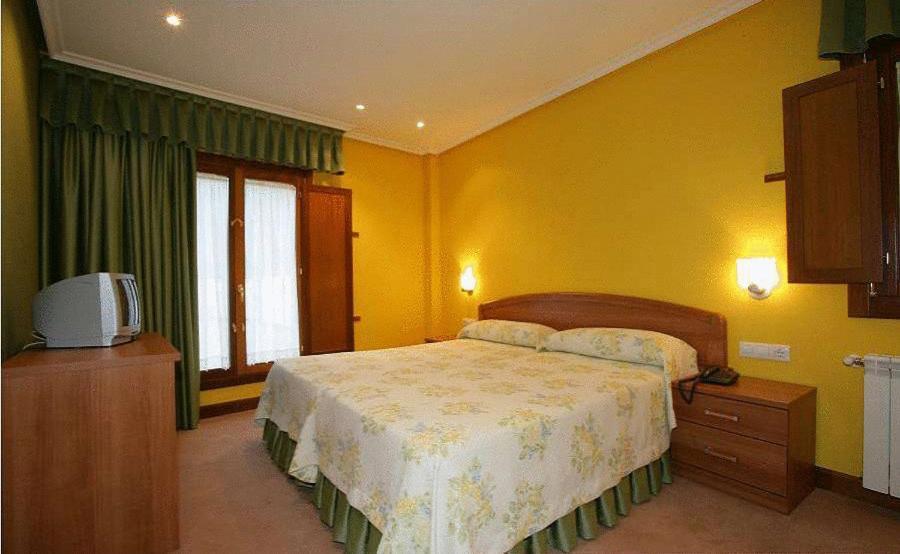 Gran Hotel Rural Cela Belmonte De Miranda Екстериор снимка