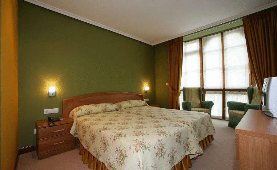 Gran Hotel Rural Cela Belmonte De Miranda Екстериор снимка